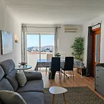 Oura Com Piscina E Vista Mar Lejlighed *
