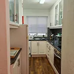 Oura Com Piscina E Vista Mar *