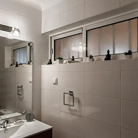 Oura Com Piscina E Vista Mar Lägenhet *